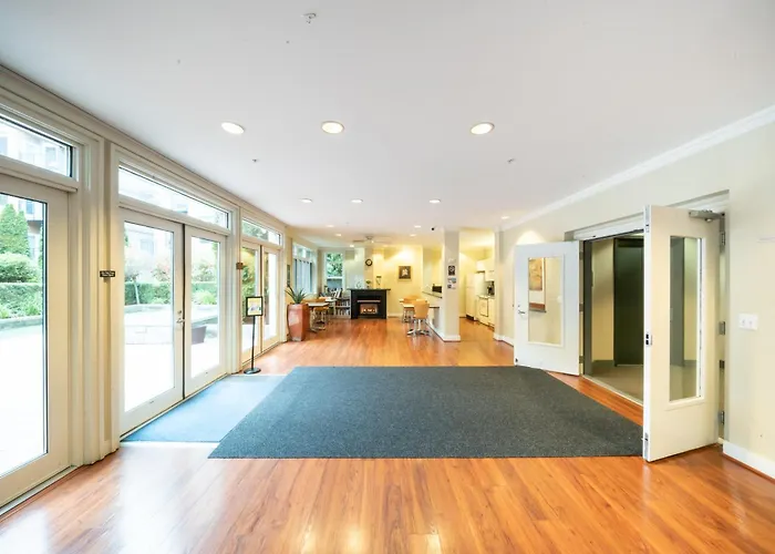 Penthouse Suite Downtown, Top Floor